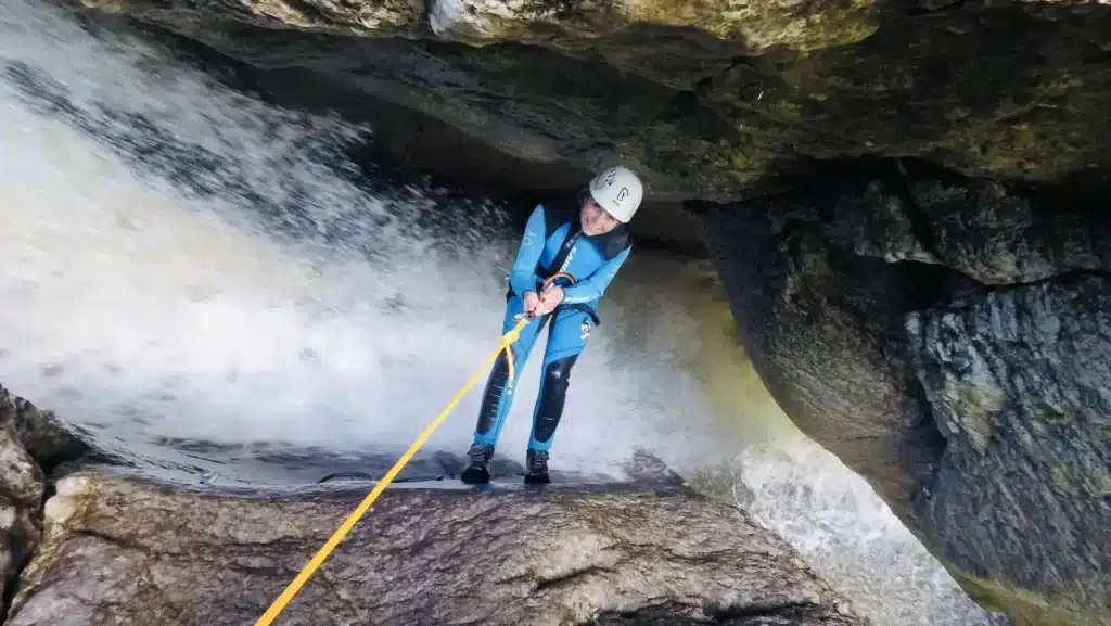 Canyoning Starzlachklamm Tour buchen | Canyoning-Grenzenlos Allgäu | ab 12 Jahre ✓ ca. 3,5h ✓ Deutschland Allgäu ✓ für Anfänger & Kinder ✓